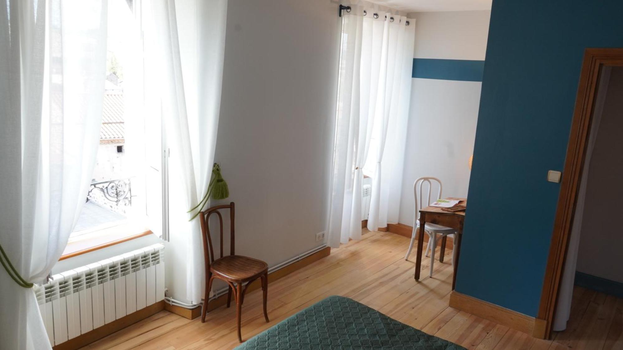 Au Coq Bleu Guest house Mareugheol
